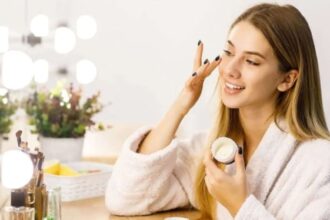 Ilustrasi Penggunaan skincare