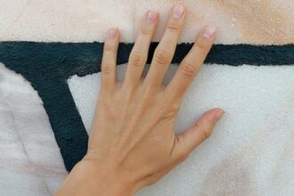 Ilustrasi tangan/jari.