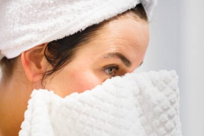 Keringkan Wajah dengan Lembut