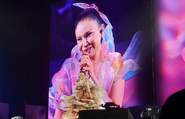 Rossa sukses membuka konser tunggalnya dengan lagu