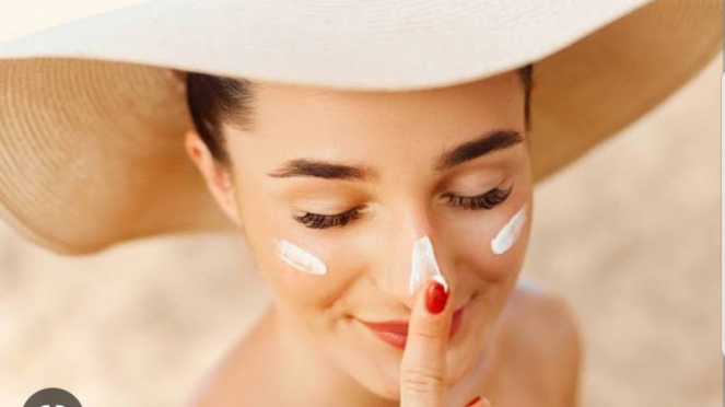 Ilustrasi memakai sunscreen