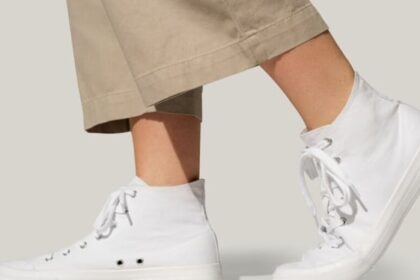 Ilustrasi sepatu putih