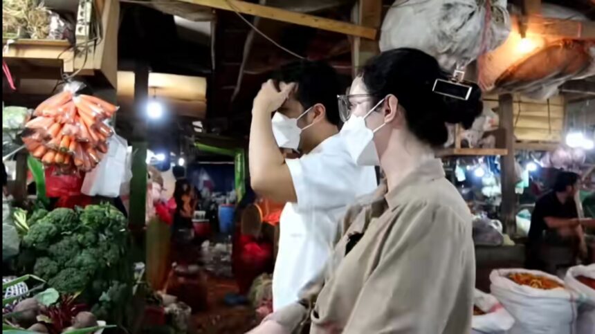 Ditemani Emil Dardak, Intip Hebohnya Arumi Bachsin Belanja Kecombrang di Pasar Tradisional