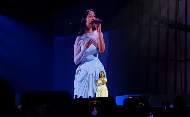 Penyanyi pendatang baru Bernadya membawa lagu Rossa