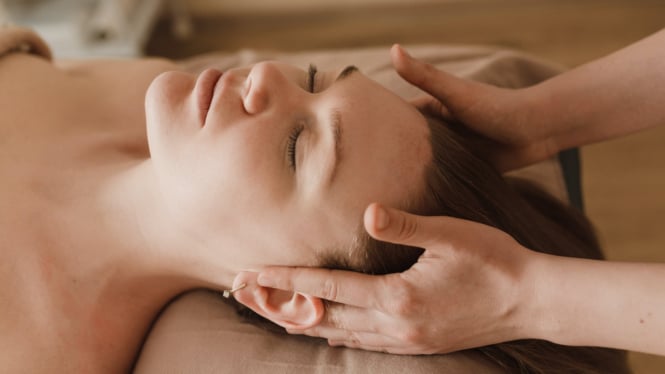 Ilustrasi perawatan wajah.