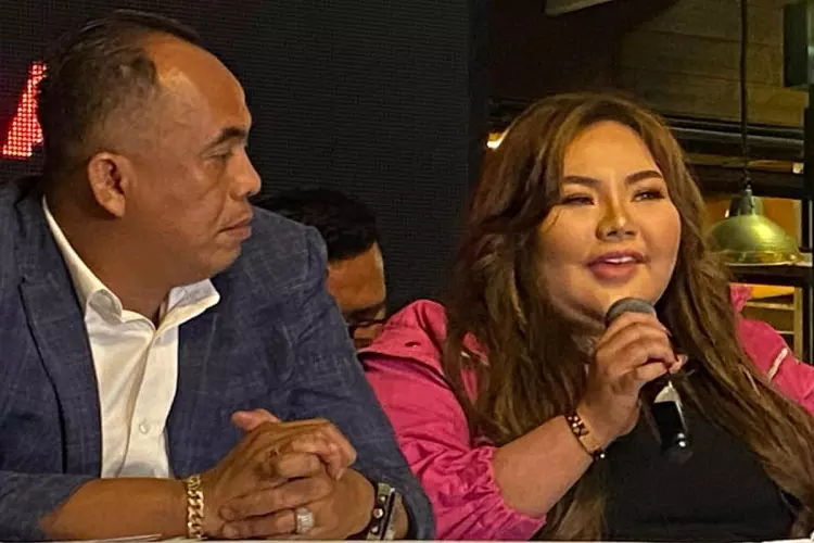 Ingin Wartawan Siaran Langsung, Lisa Mariana Minta Sidang PMH Ridwan Kamil Dibuka untuk Umum