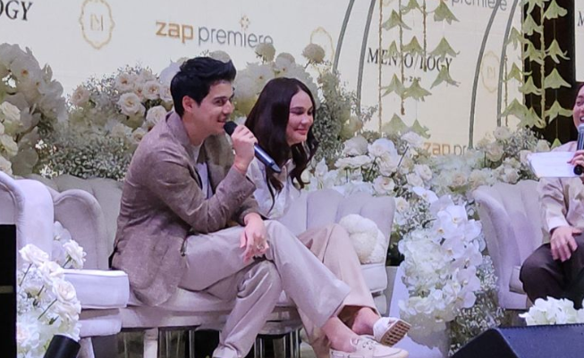 Pasangan aktor Maxime Bouttier dan aktris Luna Maya menyampaikan keterangan dalam konferensi pers di area Senayan, Jakarta Pusat, Sabtu (17/5/2025). (ANTARA/Abdu Faisal)