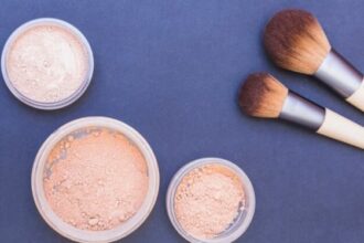 Ilustrasi bedak tabur