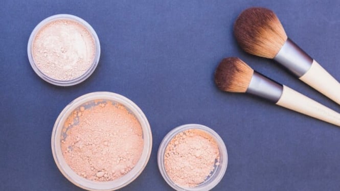 Ilustrasi bedak tabur