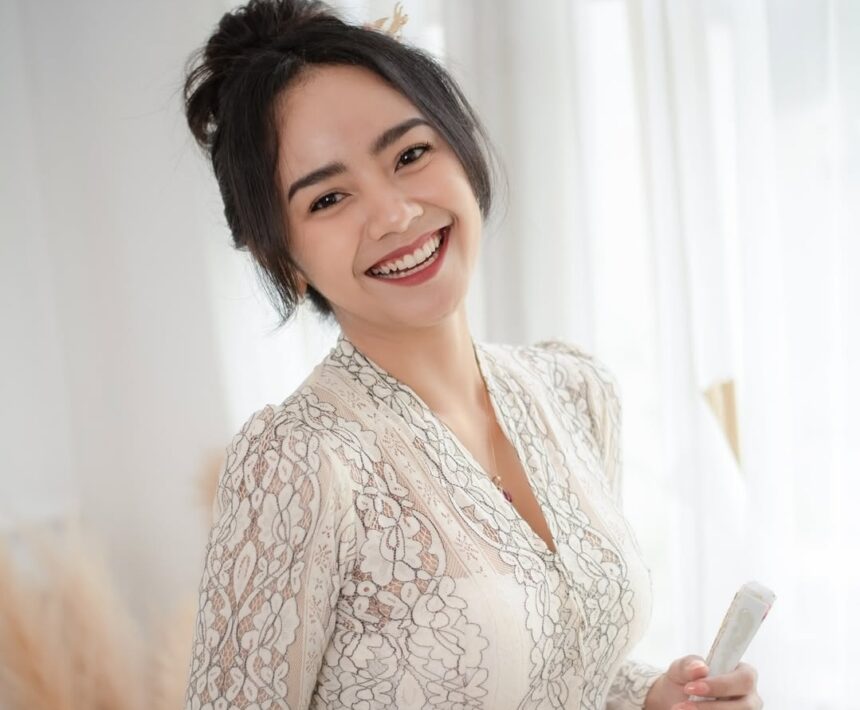 Viral Karena Smile Challenge, Ini Kisah Ayu Puspa dari Titik Nol Hingga Kekhawatiran Suami