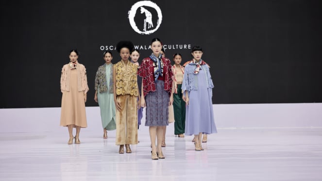 Koleksi Oscar Lawalata di IFW 2025.