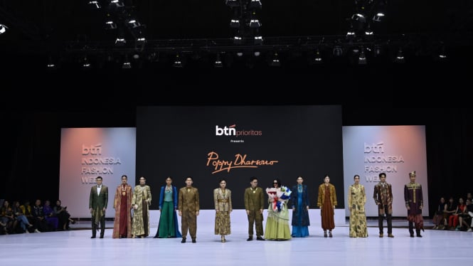 Koleksi Poppy Dharsono di IFW 2025.