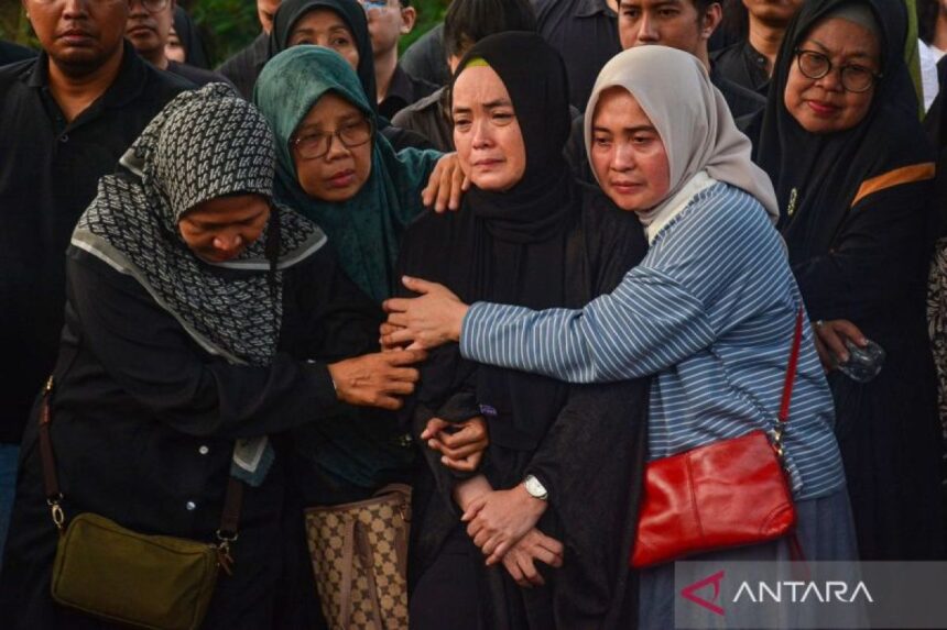 Lirik lagu “Kenalan Dong” dari Gustiwiw ft. Berton