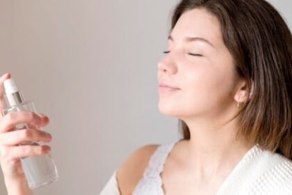 Ilustrasi penggunaan setting spray