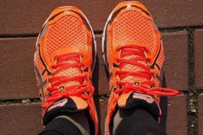 Ilustrasi sepatu Pelari