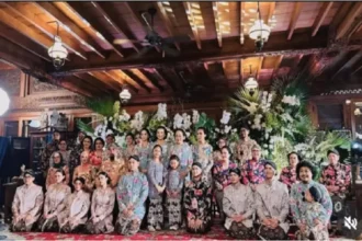 Ahmad Dhani Unggah Foto Keluarga, Ada Maia Estianty