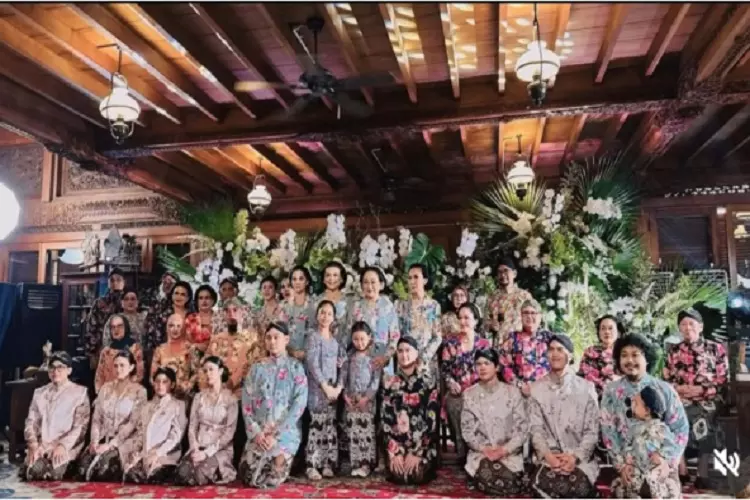 Ahmad Dhani Unggah Foto Keluarga, Ada Maia Estianty