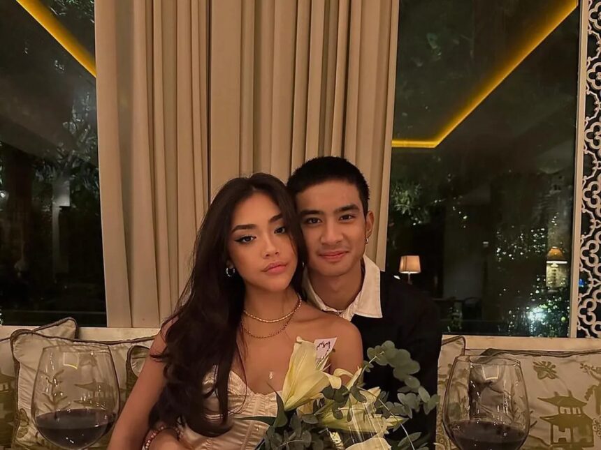 Baila Fauri Debut Internasional, Devano Bentangkan Spanduk