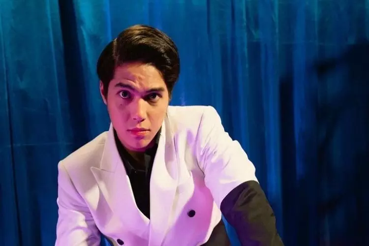 El Rumi Bahagia Bisa Kumpul Lagi dengan Ayah dan Ibunya di Pernikahan Al Ghazali