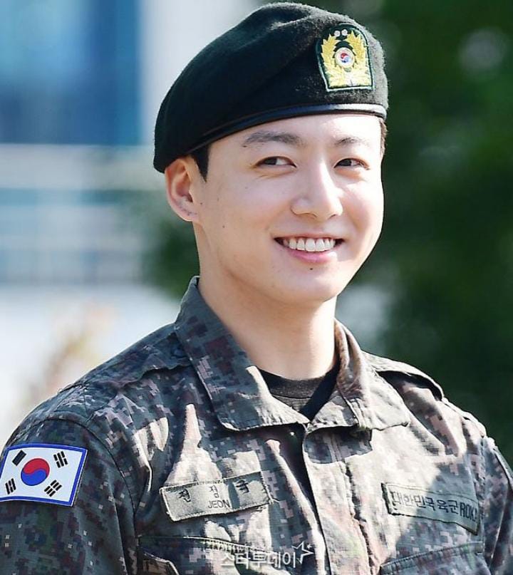 Gunakan Topi MAGA Versi Jepang, Jungkook BTS Tuai Kritik Tajam