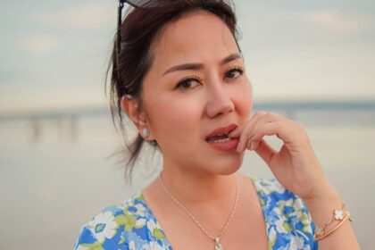 Ada Pejabat Terkenal yang Deketin Tante Ernie, Netizen Kompak Sebut Inisial