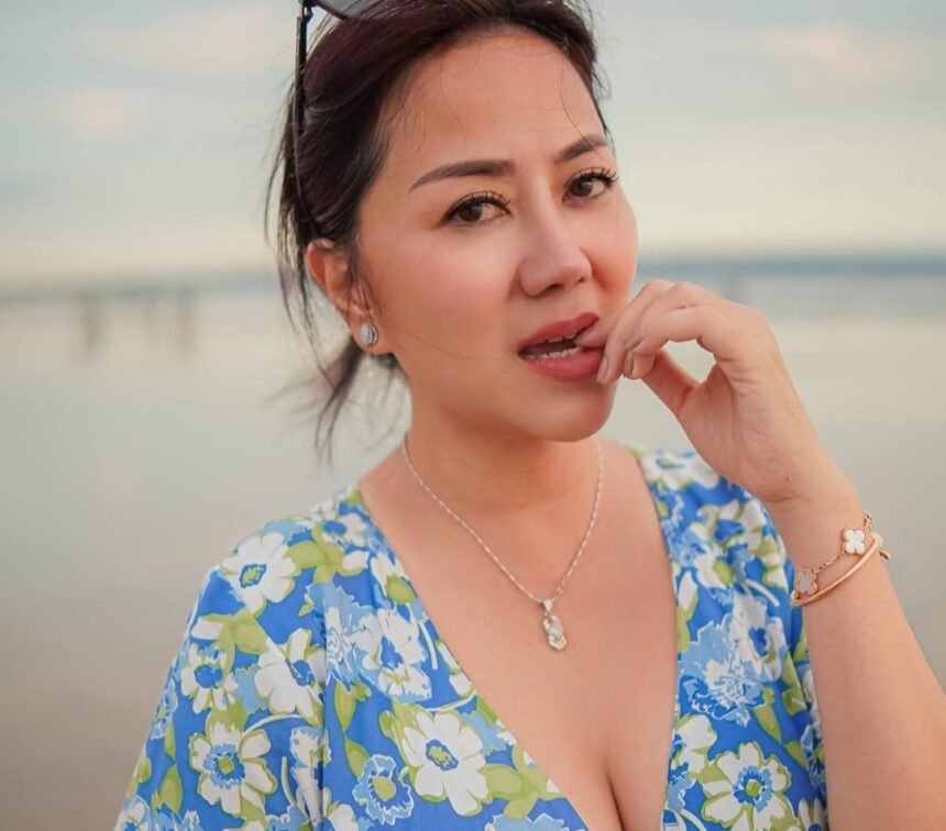 Ada Pejabat Terkenal yang Deketin Tante Ernie, Netizen Kompak Sebut Inisial