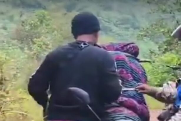 Jalanan dan Ambulance Puskesmas Rusak, Jenazah ASN BKKBN di Sulteng Diantar dengan Motor