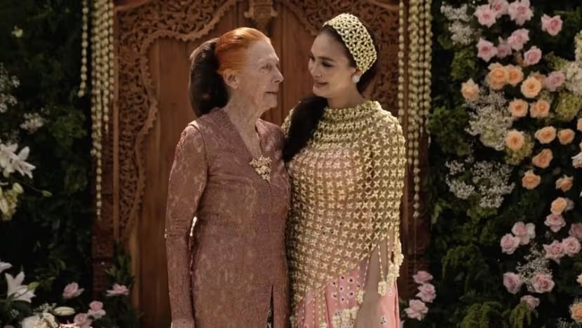 Luna Maya Bangga Biaya Operasi Ibu Ditanggung BPJS, Warganet: Ingat ya yang Mandiri, Bukan Gratis