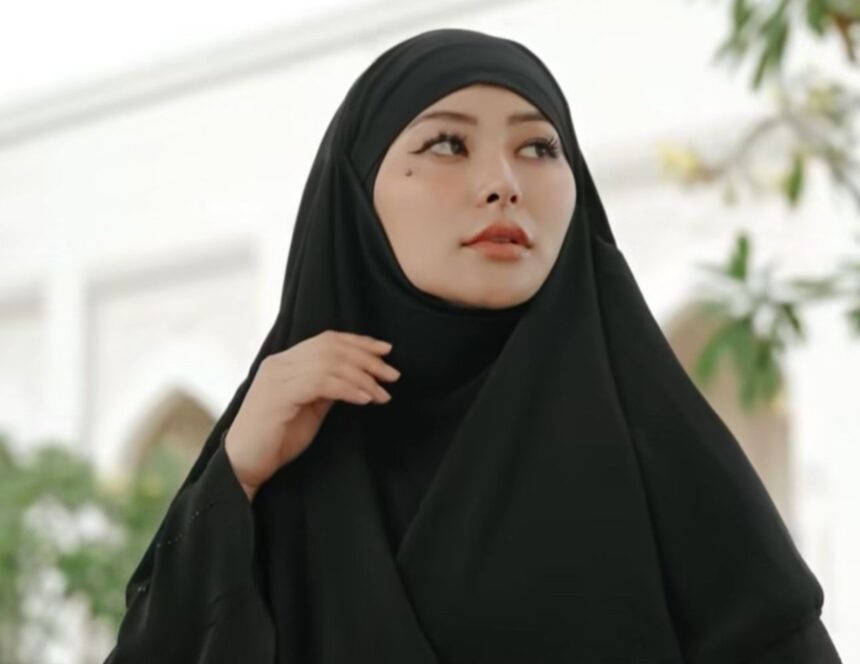 Perjalanan Spiritual Bintang Film Dewasa Rae Lil Black, Masuk Islam Berawal dari Keramahan Pemeluknya