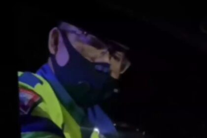 Polisi Tahan Pengendara Minta SIM Jakarta, Begini Aturannya