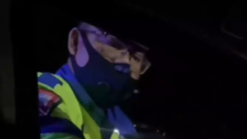 Polisi Tahan Pengendara Minta SIM Jakarta, Begini Aturannya