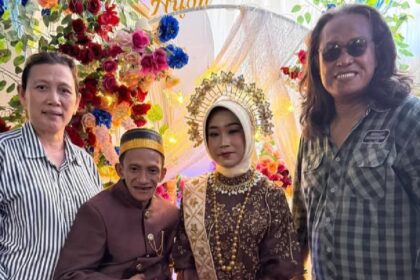Selebgram Makassar Brocilk Buset Lamar Kekasih Hati, Diwarnai Tangis Haru