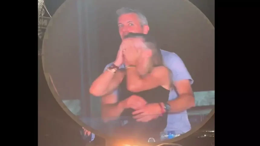 Viral Video Perselingkuhan di Konser Coldplay, Benarkah CEO Astronomer Andy Byron?