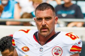 Sosok Travis Kelce, bintang NFL yang menjadi tunangan Taylor Swift