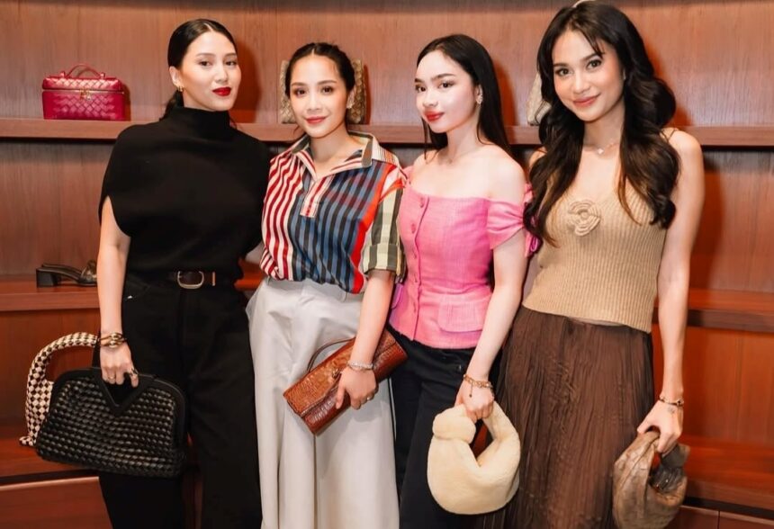 Azizah Salsha Disorot saat Tampil Bareng Nagita Slavina, Istri Raffi Ahmad Dipuji Awet Muda