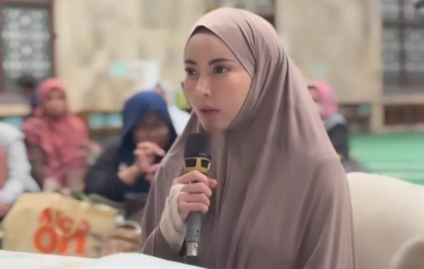 Sempat Murtad, Selebgram Cantik Ayu Aulia Kembali Peluk Islam, Mengaku Mimpikan Ayahnya