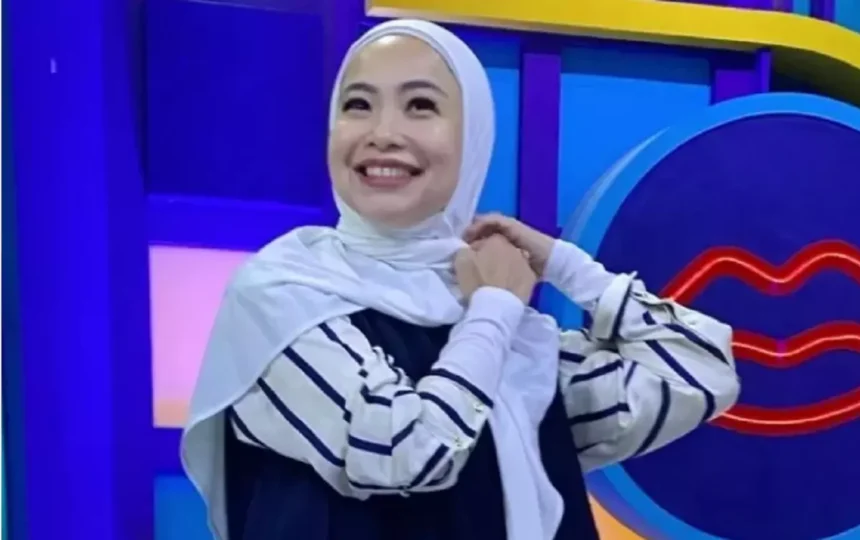 Sindir Azizah Salsha, Feni Rose: Jangan Main Sama Mantan Kalau Nggak Ada Izin Suami
