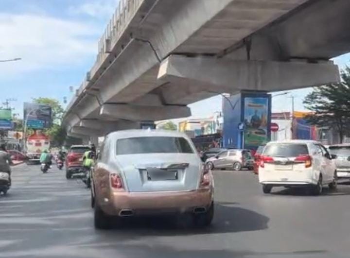 Heboh Rolls-Royce Melintas di Makassar, Polisi Tegaskan Soal Pelat Gantung