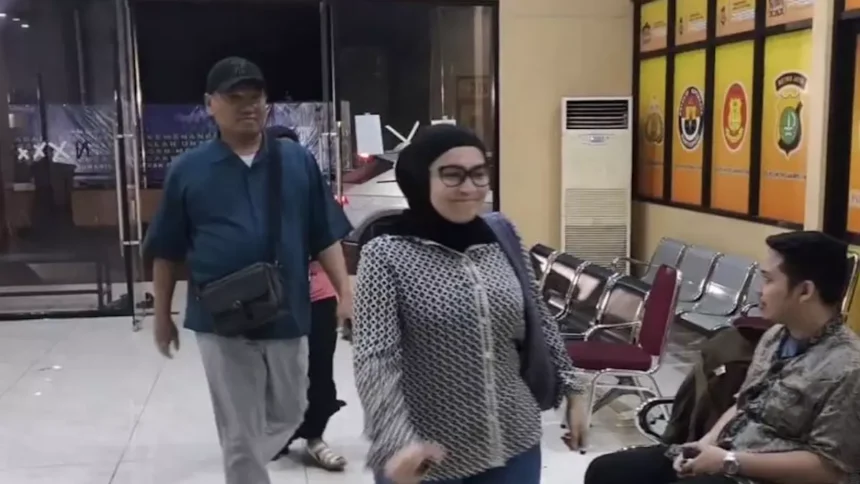 Sherina Munaf Diperiksa, Uya Kuya Datangi Polres Metro Jakarta Timur