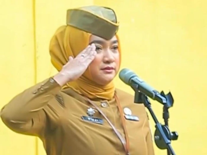 Sosok Sekdis Herly Puji yang Dicopot Menantu Jokowi, Berawal dari Main HP saat Bobby Nasution Pidato, 5 Pelanggaran Lain Juga Terungkap