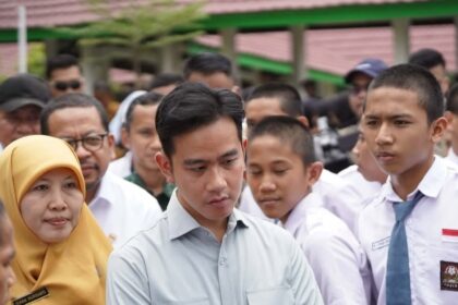 Komentari Video Gibran Diajak Ngobrol Bahasa Inggris tapi Hanya Diam, Umar Hasibuan: Mau Ketawa Takut Dosa