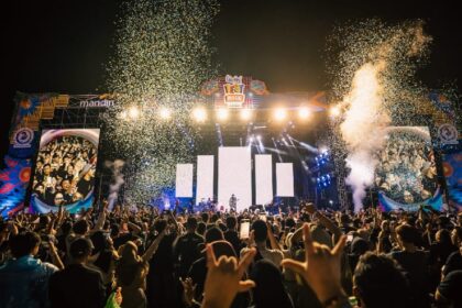 Livin’ Music Fest Makassar Pecah, Penonton Kota Makassar Antusias Saksikan Kolaborasi dari Berbagai Musisi