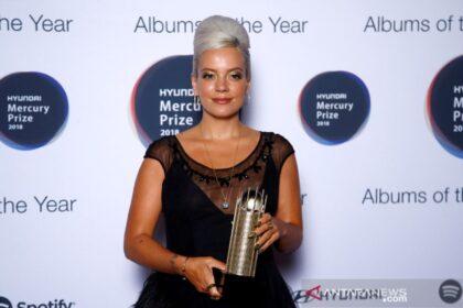 Lily Allen jalani terapi demi atasi kecanduan berbelanja