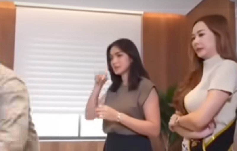 Gelagat Aneh Aura Kasih Disorot saat Jedar Sidak Kamar Mandinya, Temukan Dua Sikat Gigi