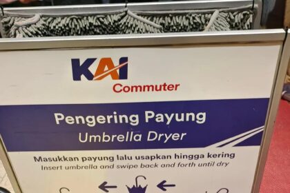 Ramai Pengering Payung KAI Dijadikan Tempat Pembuangan Sampah