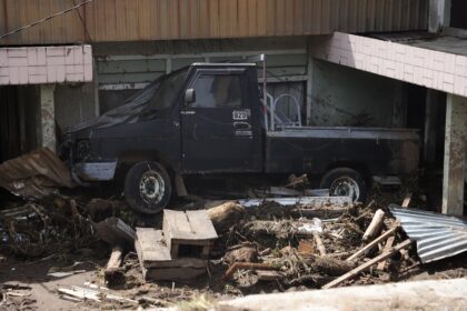Viral Biaya Servis Mobil MPV Usai Terendam Banjir Bandang Sumatera Tembus Rp305 Juta