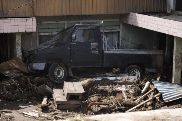 Viral Biaya Servis Mobil MPV Usai Terendam Banjir Bandang Sumatera Tembus Rp305 Juta