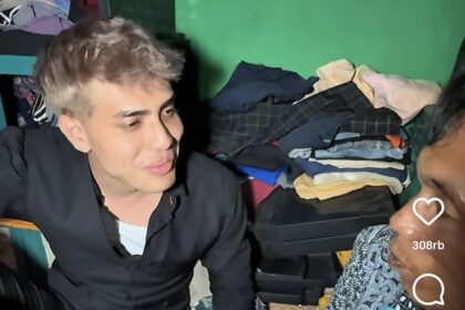 Aisar Khaleed Berangkatkan Umrah Pedagang Es Gabus Viral