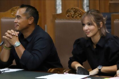 Isu Orang Ketiga dan Ramalan Hard Gumay Bayangi Nia Ramadhani–Ardi Bakrie