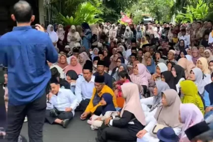 Pro Kontra Tahlilan di Rumah Jokowi: Guntur Romli Kritik Politisasi, Warga Membela